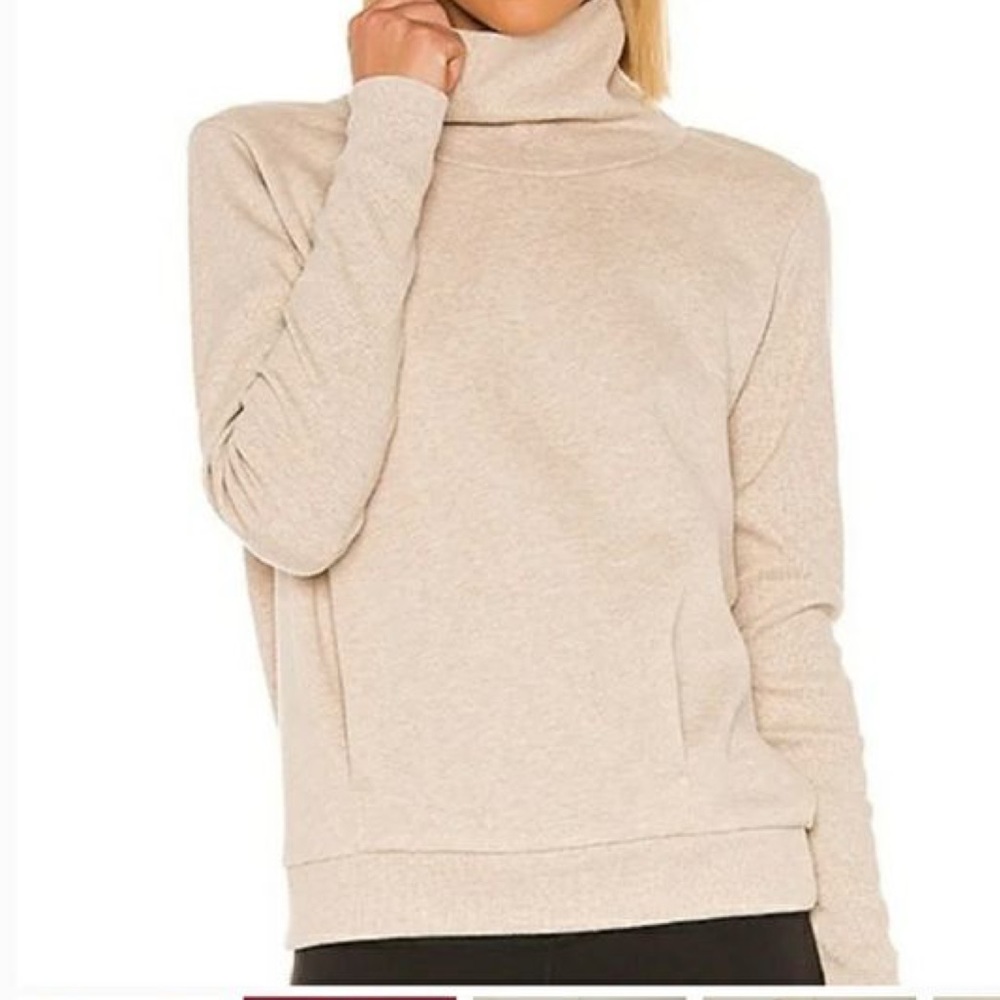 Alo Yoga Clarity Long Sleeve Turtleneck Sweatshirt in Putty Heather Size Small